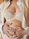 Soutien-gorge armatures très enveloppant FEMILET "Floral Touch" F94210 - Beige doré 01N