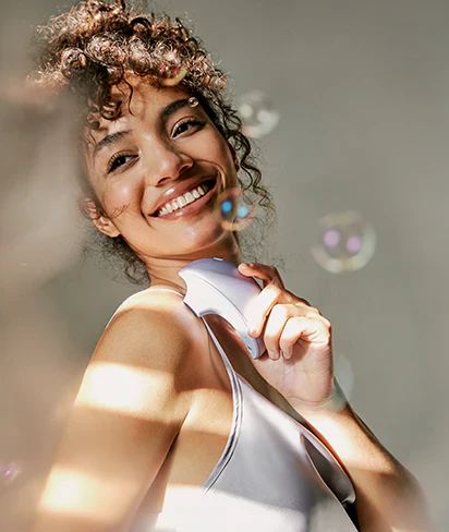 Stimulateur clitoridien à ondes pulsées contrôlé par application avec projecteur de lumière stellaire SVAKOM "Pulse Galaxie" - Metallic Lilac 