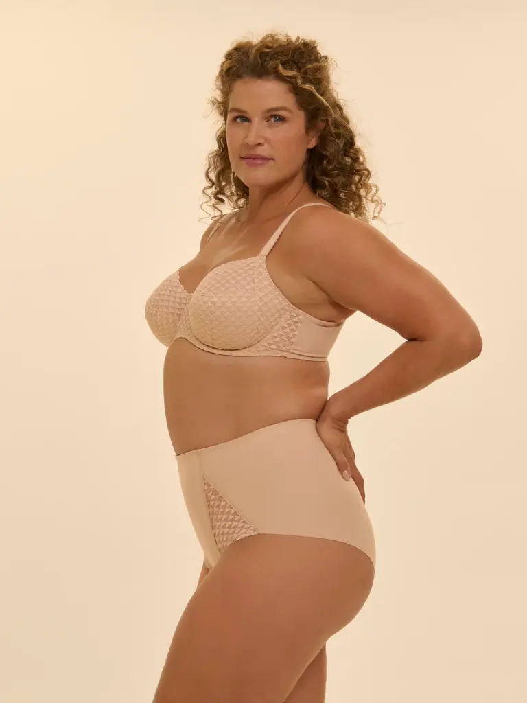 Soutien-gorge avec armatures emboitant SIMONE PERELE "Subtile" 19Y320 - Peau Rosée 739