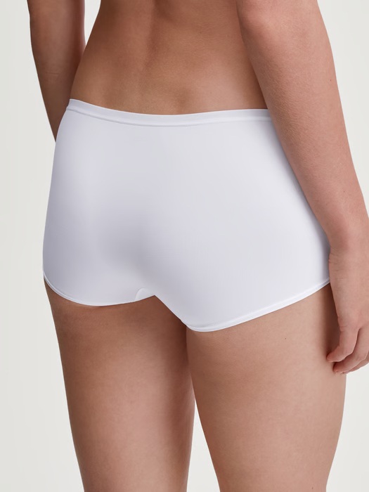 Shorty coupe classique en micro recyclé CALIDA "Sleek Skin" 24237 - Blanc 001
