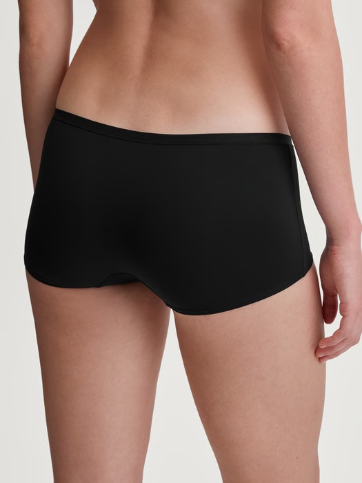 Shorty coupe classique en micro recyclé CALIDA "Sleek Skin" 24237 - Noir 992