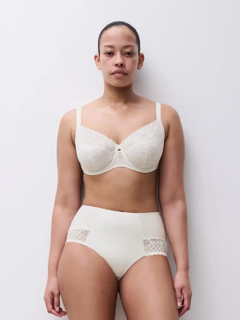 Soutien-gorge armaturé enveloppant CHANTELLE "Sublime" C19WMU - Milk 0LW