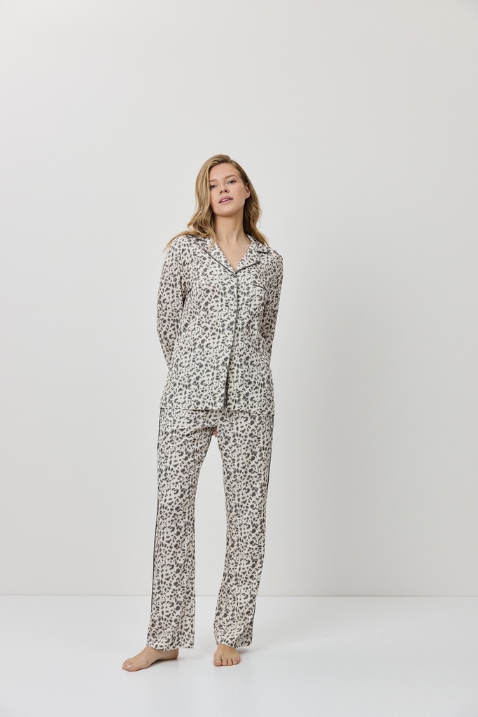 Pyjama dame long boutonné ARUELLE "Asha" - Beige