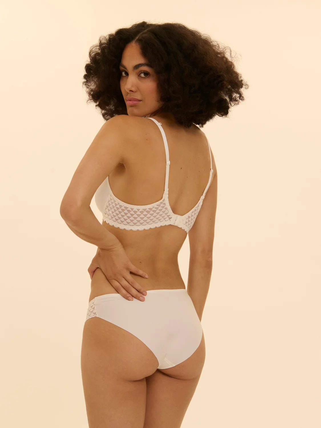 Soutien-gorge coques spacer plongeant SIMONE PERELE "Subtile" 19Y316 - Naturel 030