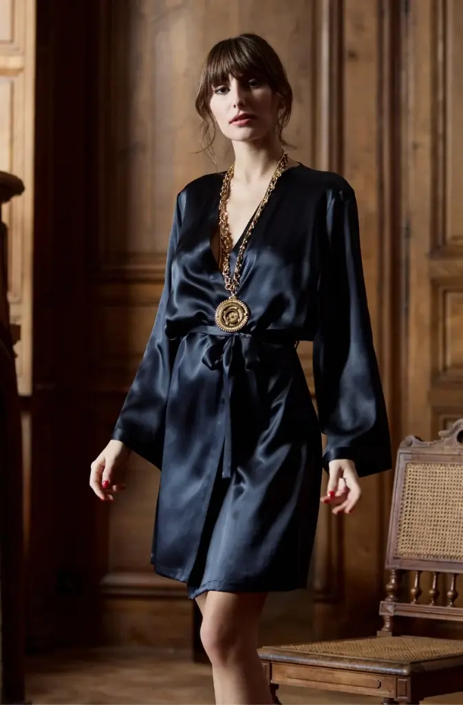 Peignoir court col kimono 100% soie MARJOLAINE "Tracy" 3TRA2010 - Noir 0004 (38)