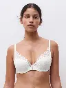 Soutien-gorge armaturé avec coques plogeant CHANTELLE "Legend" C15YNA - Milk 0LW