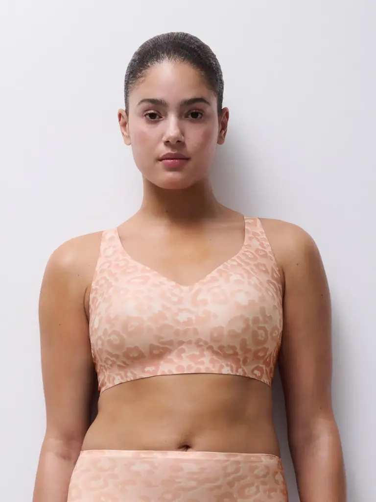 Brassière invisible avec coques et bretelles règlables CHANTELLE "SoftStretch Power" C11DQB - Leo Blush D13
