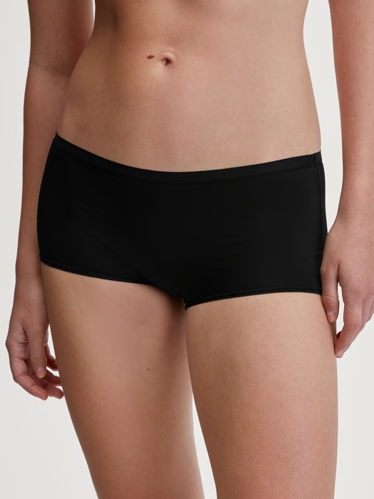 Shorty coupe classique en micro recyclé CALIDA "Sleek Skin" 24237 - Noir 992 (XS)