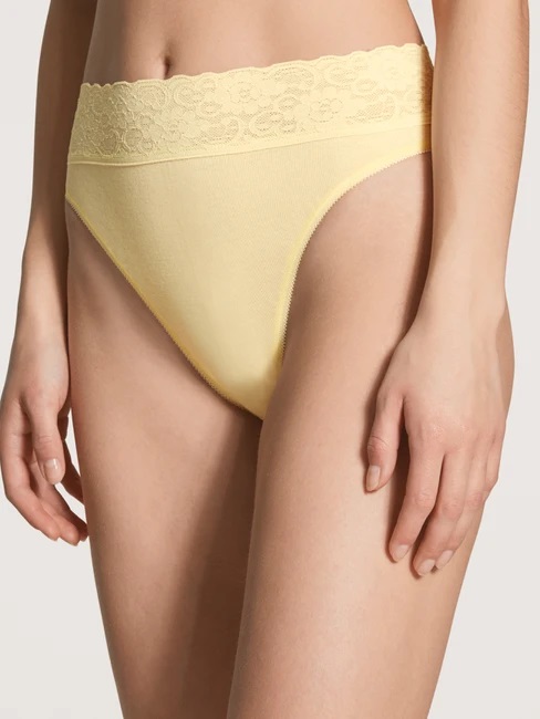 Slip doux 100% coton & dentelle CALIDA "Lycraspitze" 21901 - Buttercream yellow 014