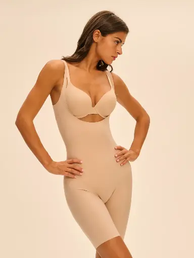 Combinaison gainante shapewear buste ouvert SIMONE PERELE "Story" 1F6531 - Peau Rosée 739