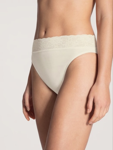 Slip doux 100% coton & dentelle CALIDA "Lycraspitze" 21901 - Champagne Crème 741